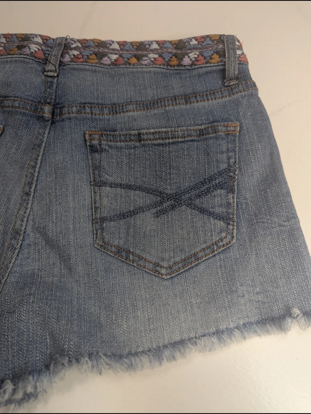 Aeropostale Women High Waisted Shorty Denim Shorts Embroidered Waist Size 2